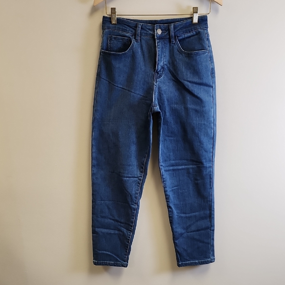 Stylish Blue Ankle Jeans for Women